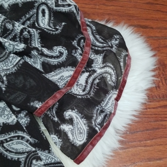 LOFT Belle Sleeve Black Paisley Blouse - Picture 8 of 8